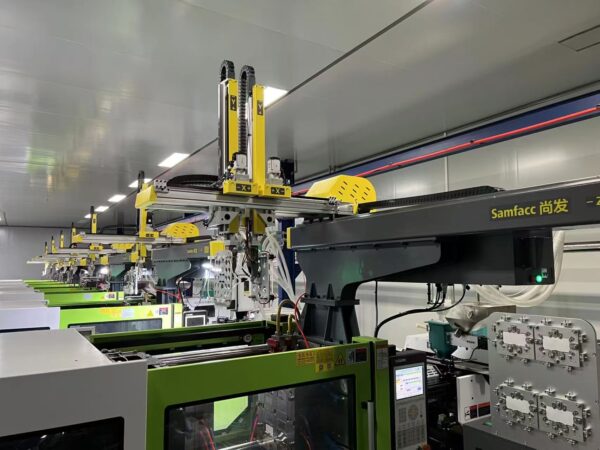 Injection molding machine robot1