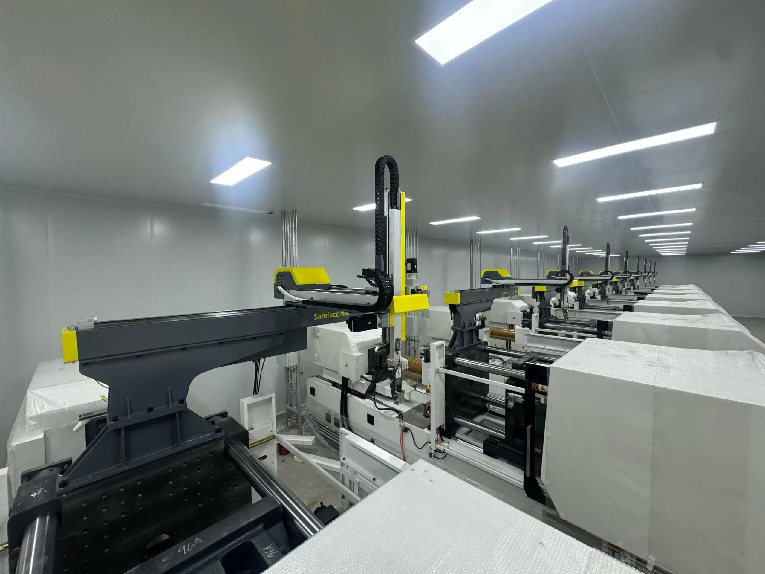 Industrial Robot Arm (2)